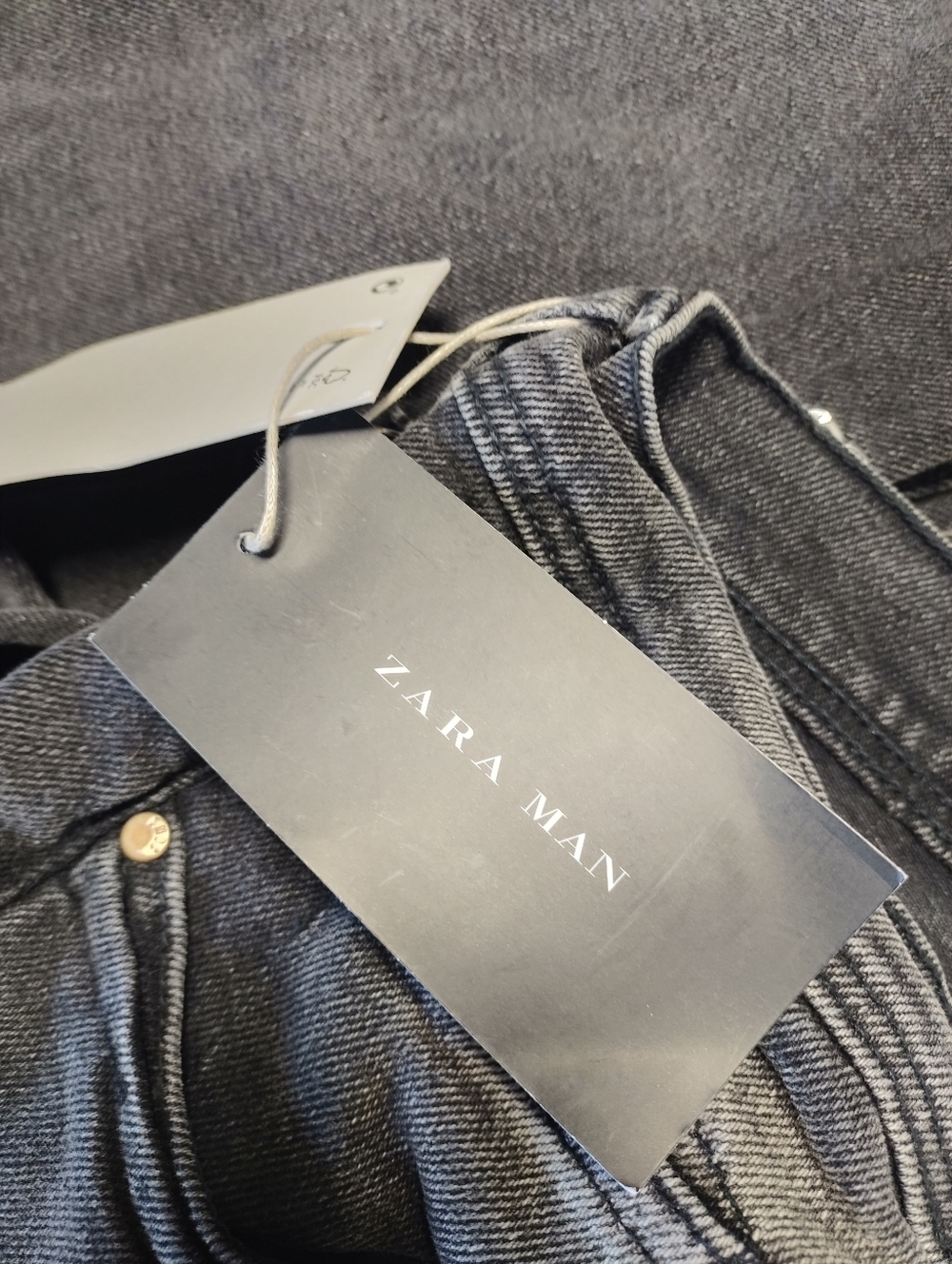 Zara Man Carrot Fit Black Ripped Jeans Men's 32 Distressed Removable Chain NWT - Picture 8 of 11